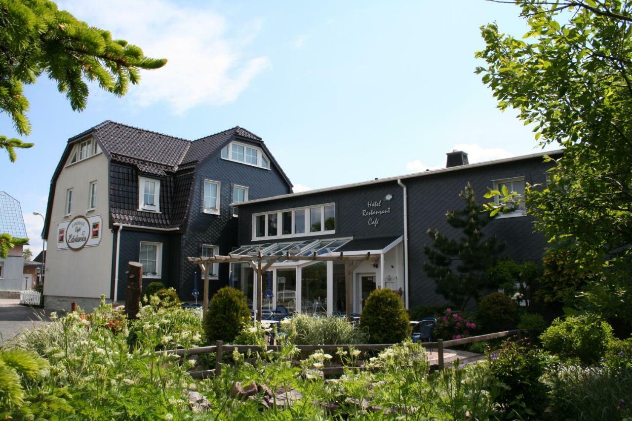 Landhaus Edelweiss Bed&Breakfast - Adults Only นอยสตาดท์ อัม เรนน์สไตก์ ภายนอก รูปภาพ