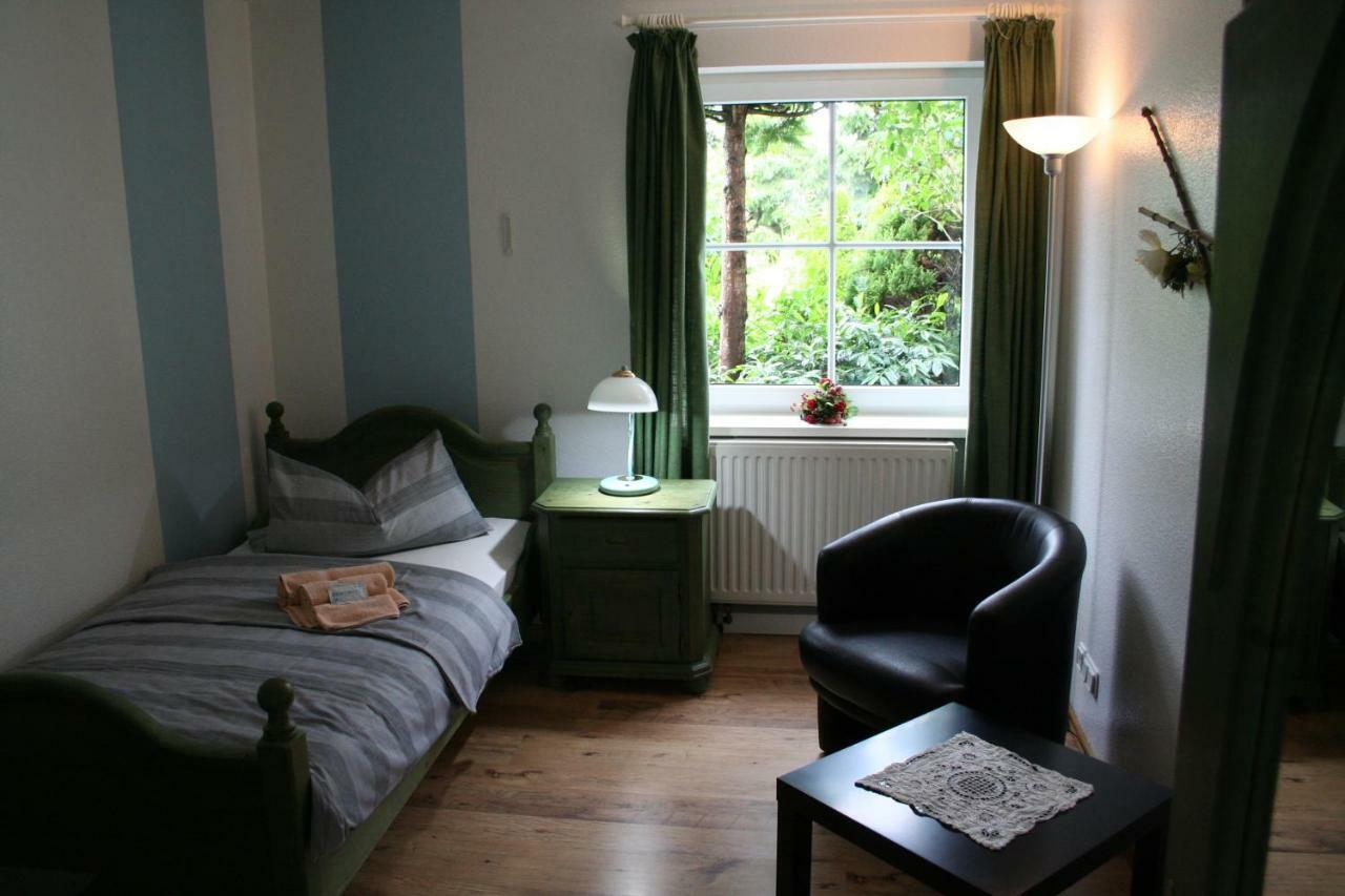 Landhaus Edelweiss Bed&Breakfast - Adults Only นอยสตาดท์ อัม เรนน์สไตก์ ภายนอก รูปภาพ