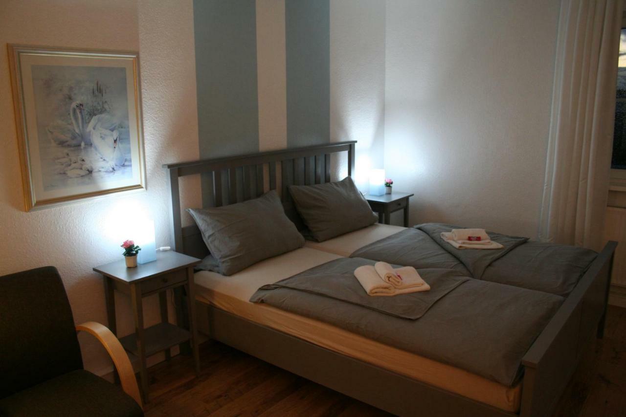 Landhaus Edelweiss Bed&Breakfast - Adults Only นอยสตาดท์ อัม เรนน์สไตก์ ภายนอก รูปภาพ